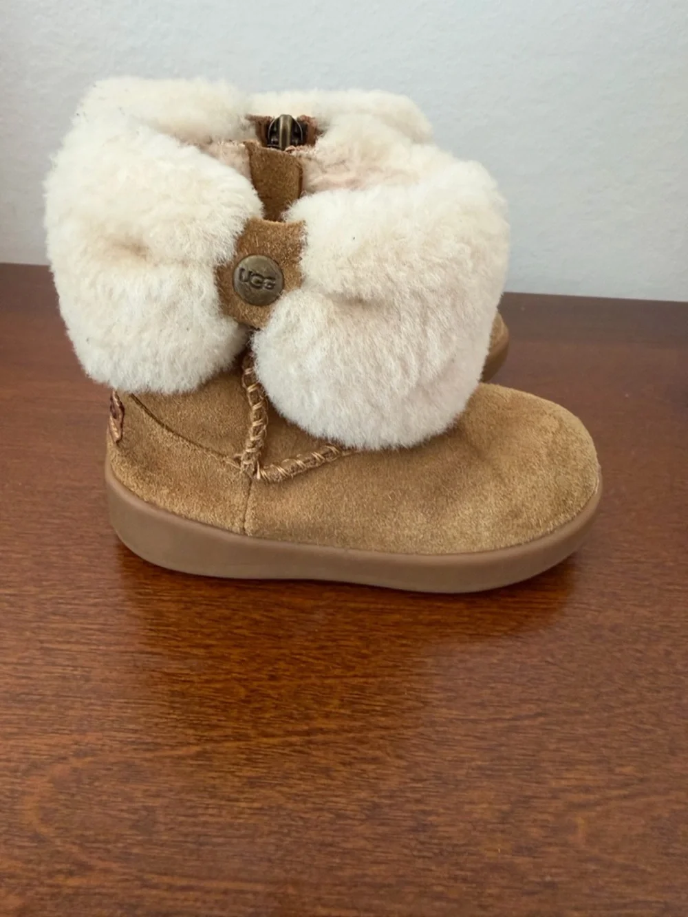 UGG Ramona Infant Boots Chestnut Suede Sheepskin Fur Lined Size 4/5 Baby Girl